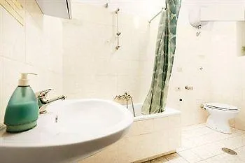 Pensión Machiavelli